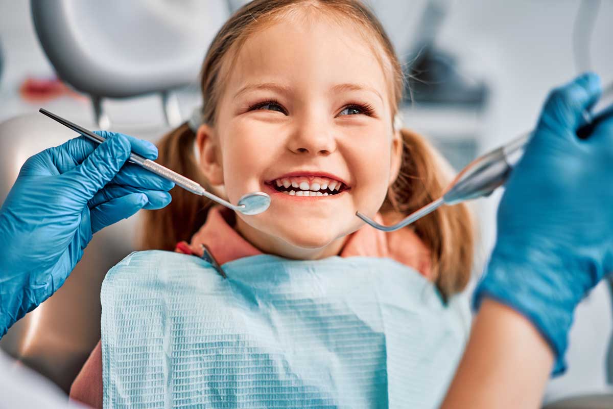 children at dentist